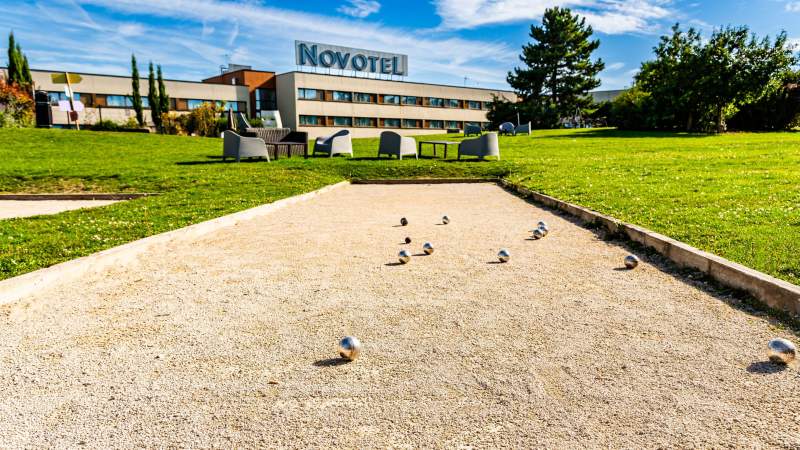 → Novotel Reims Tinqueux · Hôtel 4 étoiles Reims 