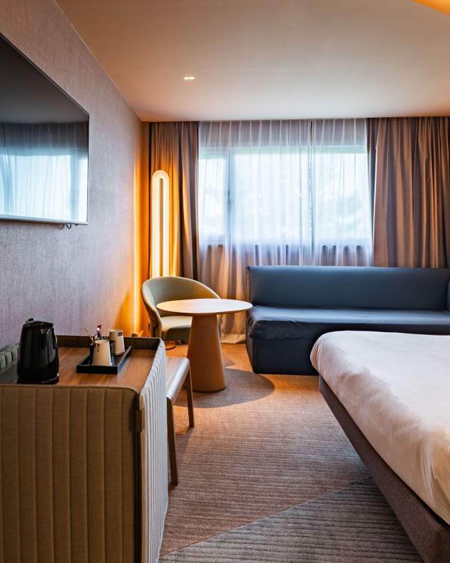 → Novotel Reims Tinqueux · Hôtel 4 étoiles Reims 