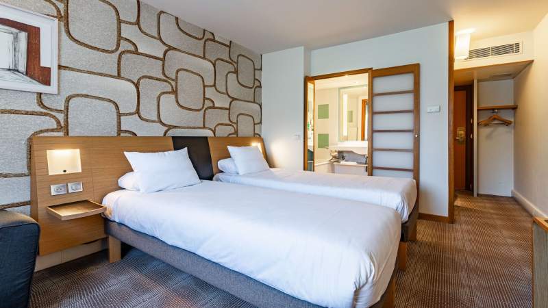 → Novotel Reims Tinqueux · Hôtel 4 étoiles Reims 