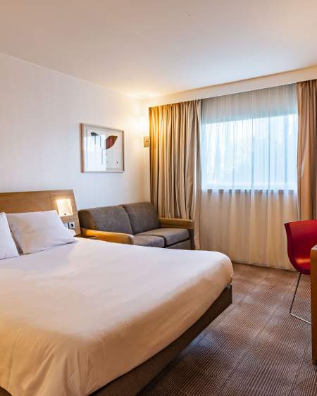 → Novotel Reims Tinqueux · Hôtel 4 étoiles Reims 