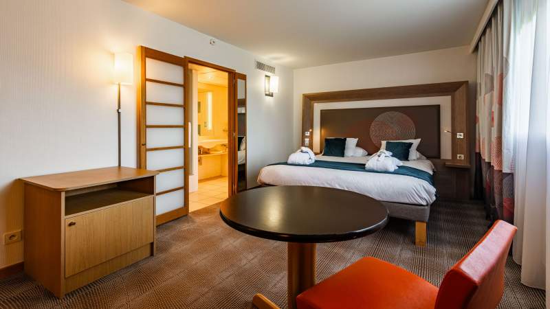 → Novotel Reims Tinqueux · Hôtel 4 étoiles Reims 